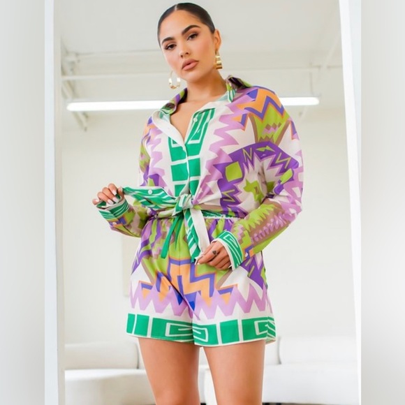 Oversize button-down shirt with short pants set - Picture 5 of 15